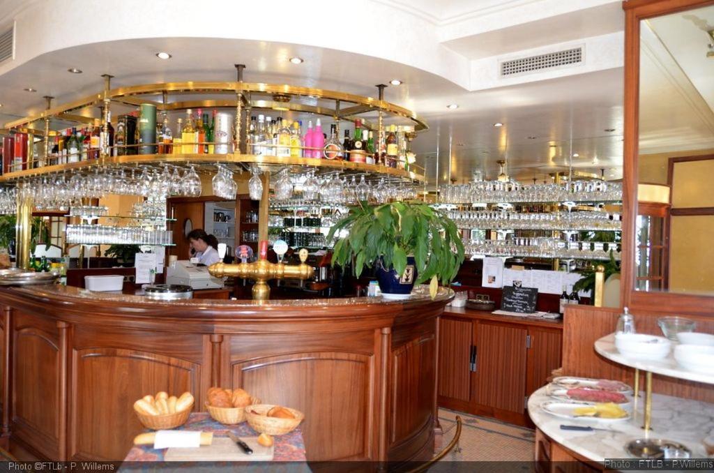 בוילון Hotel Du Roy מראה חיצוני תמונה