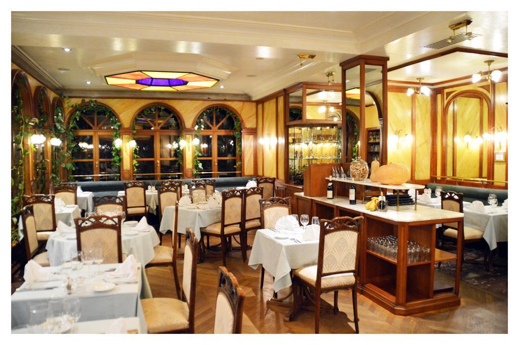 בוילון Hotel Du Roy מראה חיצוני תמונה