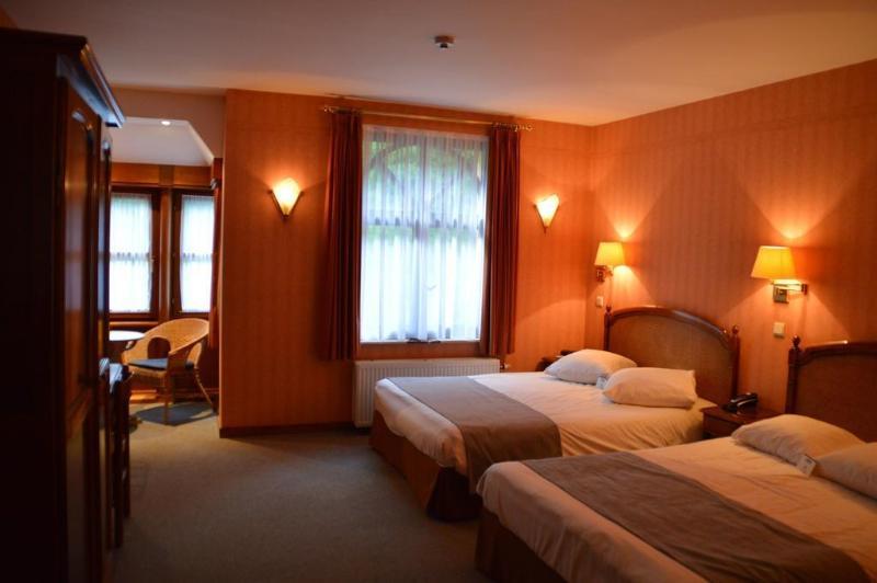בוילון Hotel Du Roy מראה חיצוני תמונה