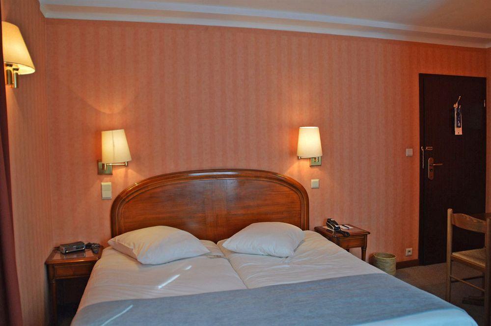בוילון Hotel Du Roy מראה חיצוני תמונה