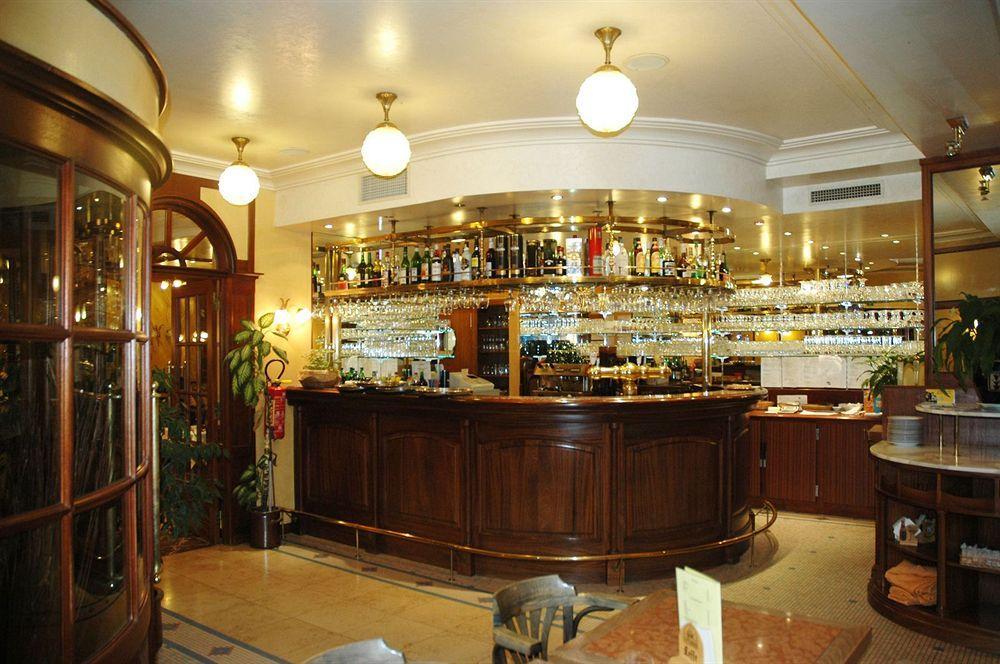 בוילון Hotel Du Roy מראה חיצוני תמונה
