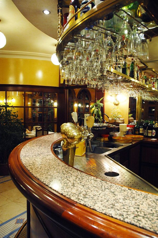 בוילון Hotel Du Roy מראה חיצוני תמונה