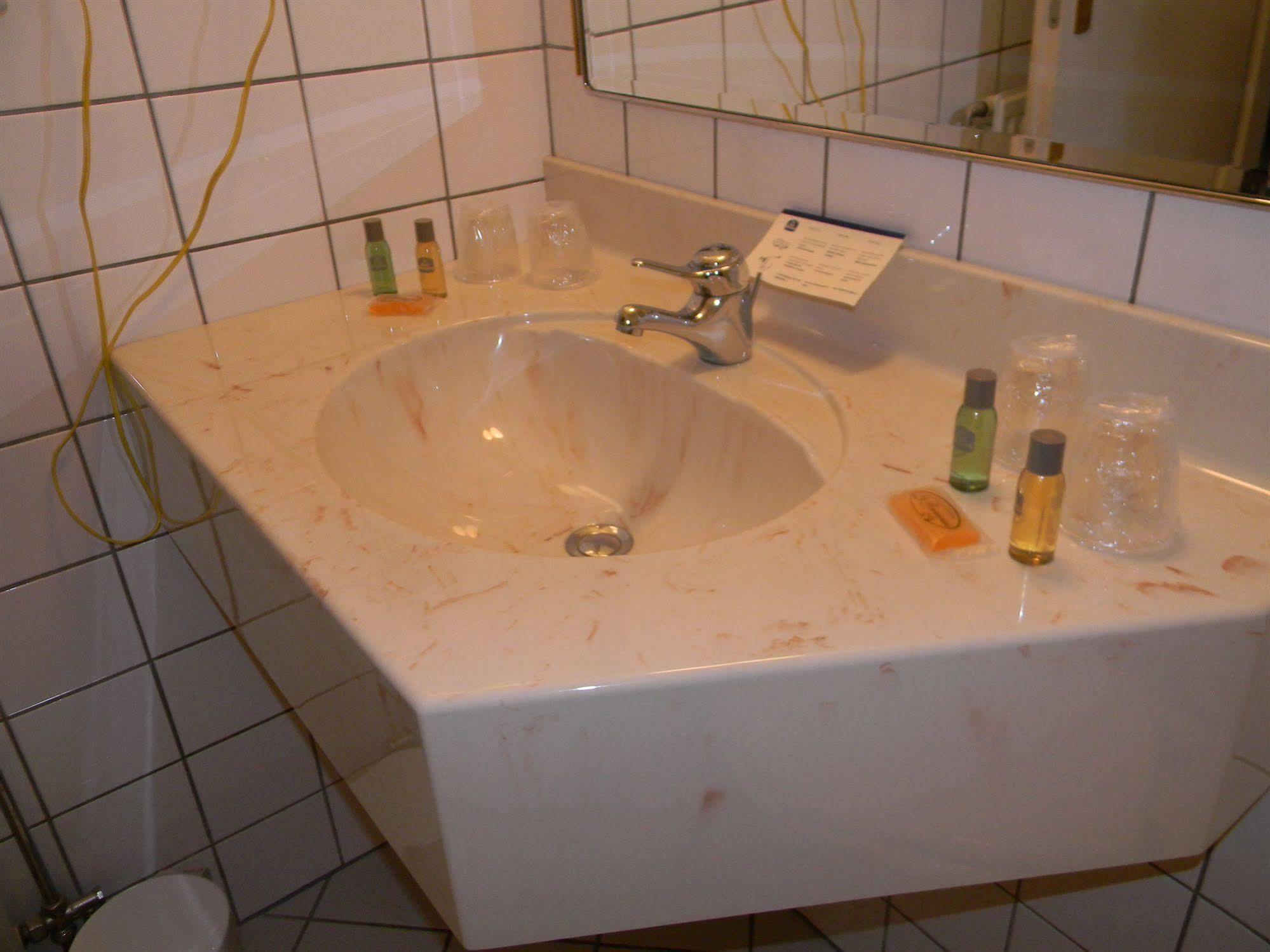 בוילון Hotel Du Roy מראה חיצוני תמונה