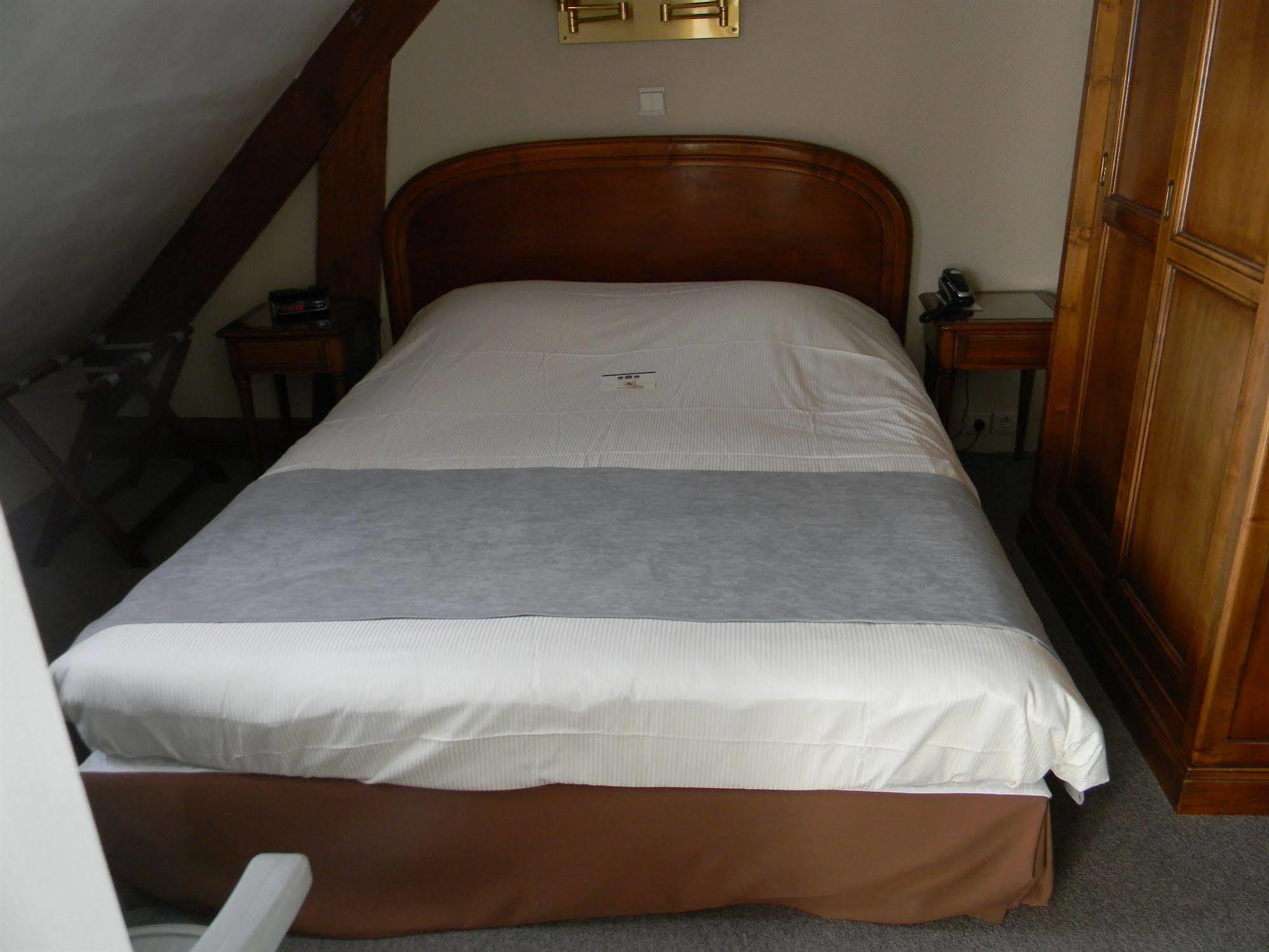 בוילון Hotel Du Roy מראה חיצוני תמונה