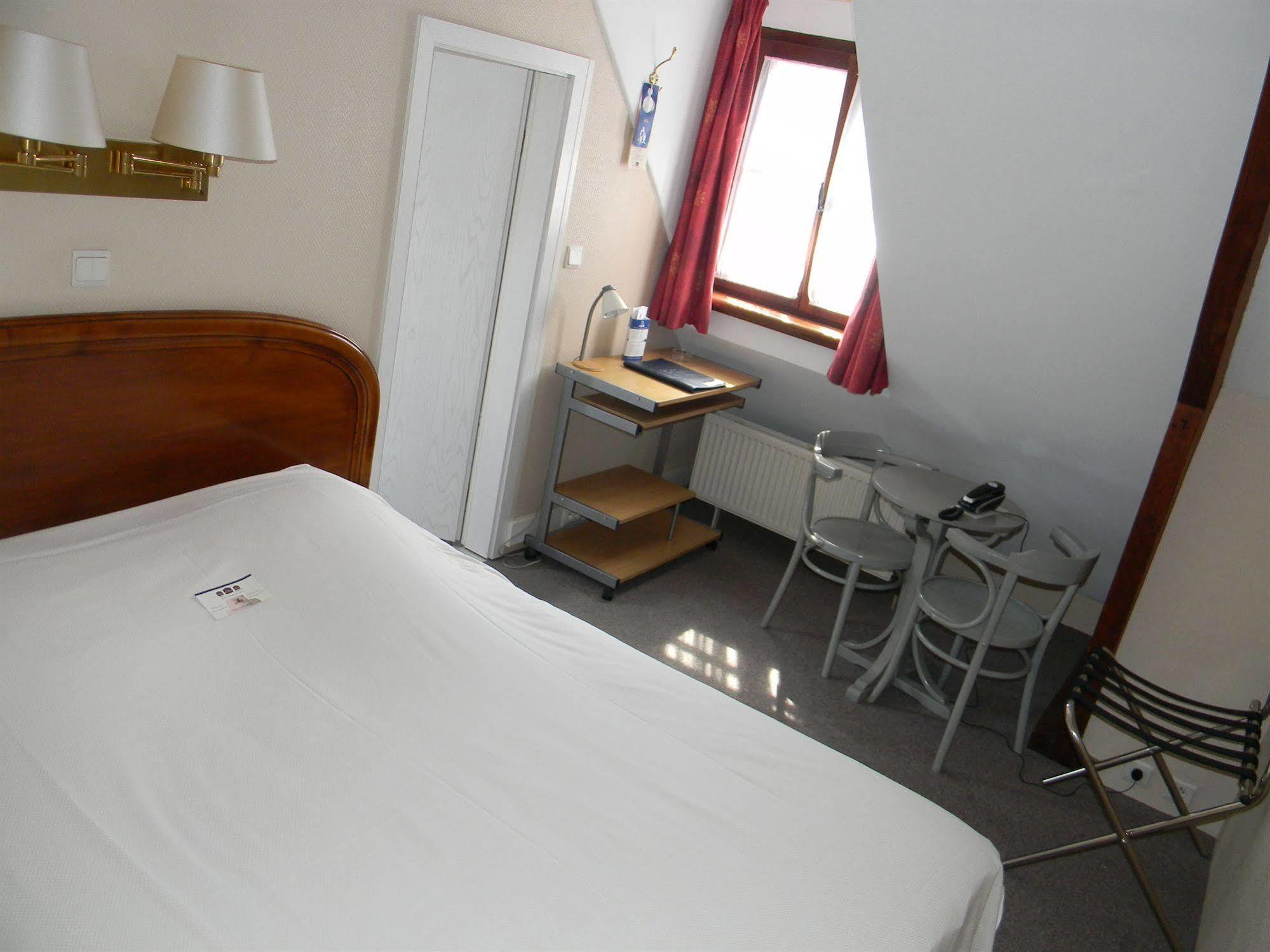 בוילון Hotel Du Roy מראה חיצוני תמונה