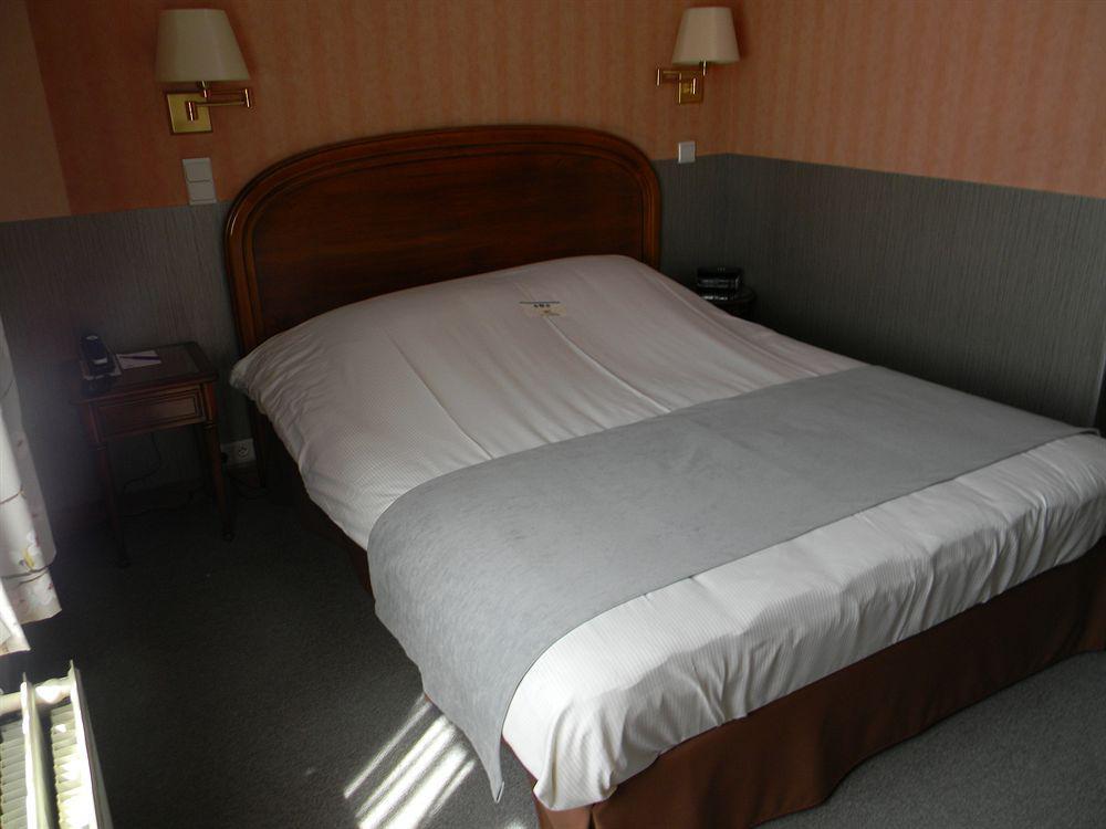 בוילון Hotel Du Roy מראה חיצוני תמונה